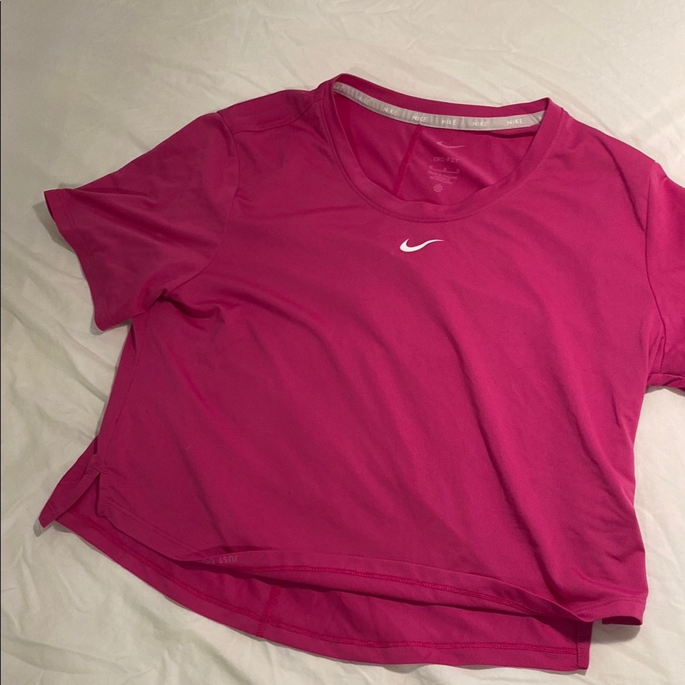 Nike Pink Crop T-Shirt Short Sleeve